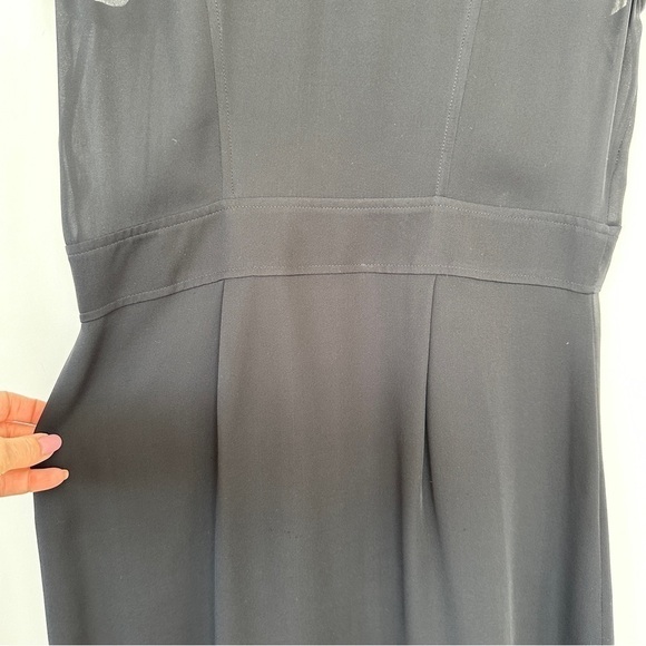 BCBG Maxazria fitted dress with short sleeves, ruffled, knee length, silk - Picture 9 of 16